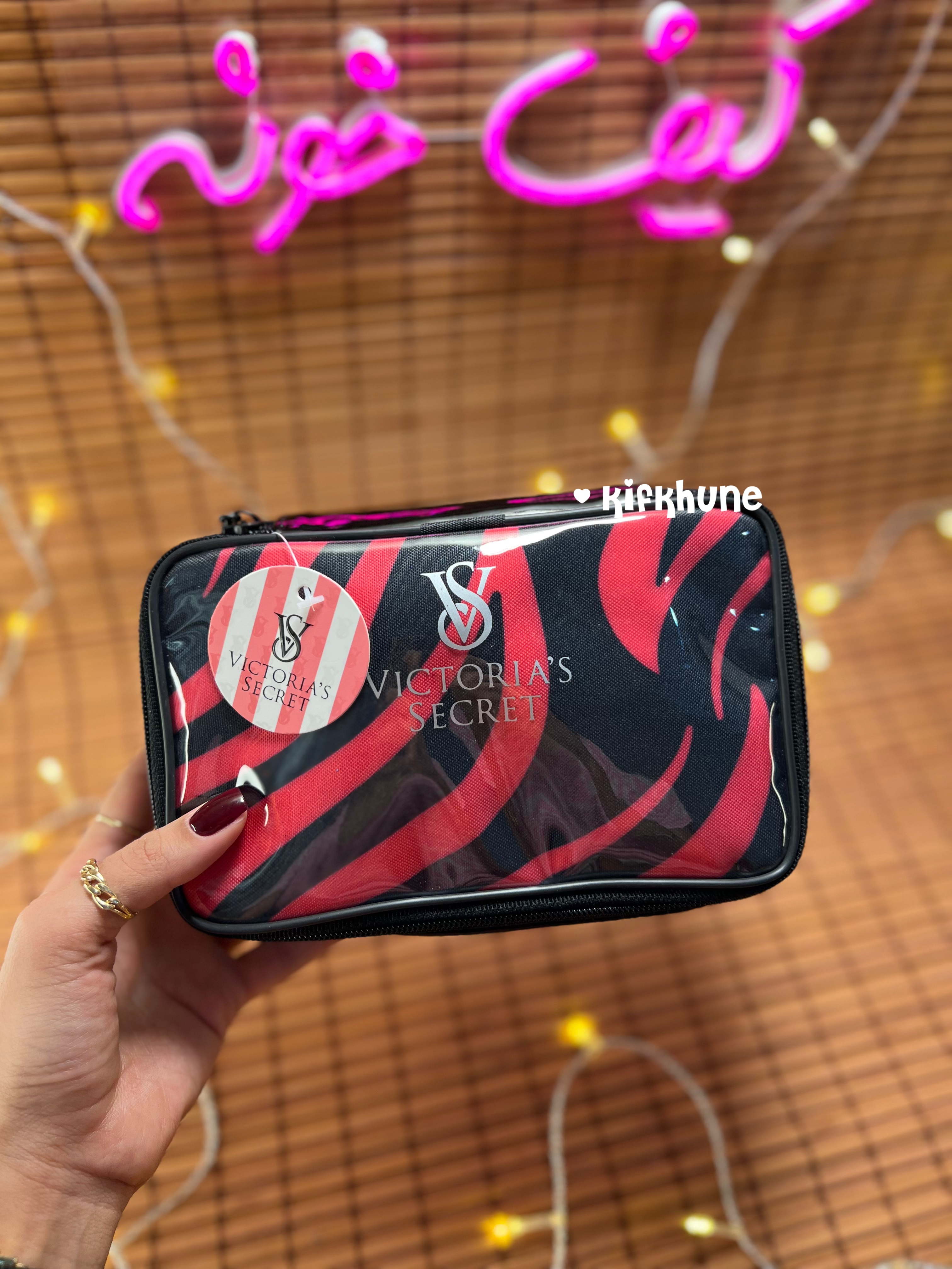 کیف آرایش ویکتوریاسکرت مدل صندوقی