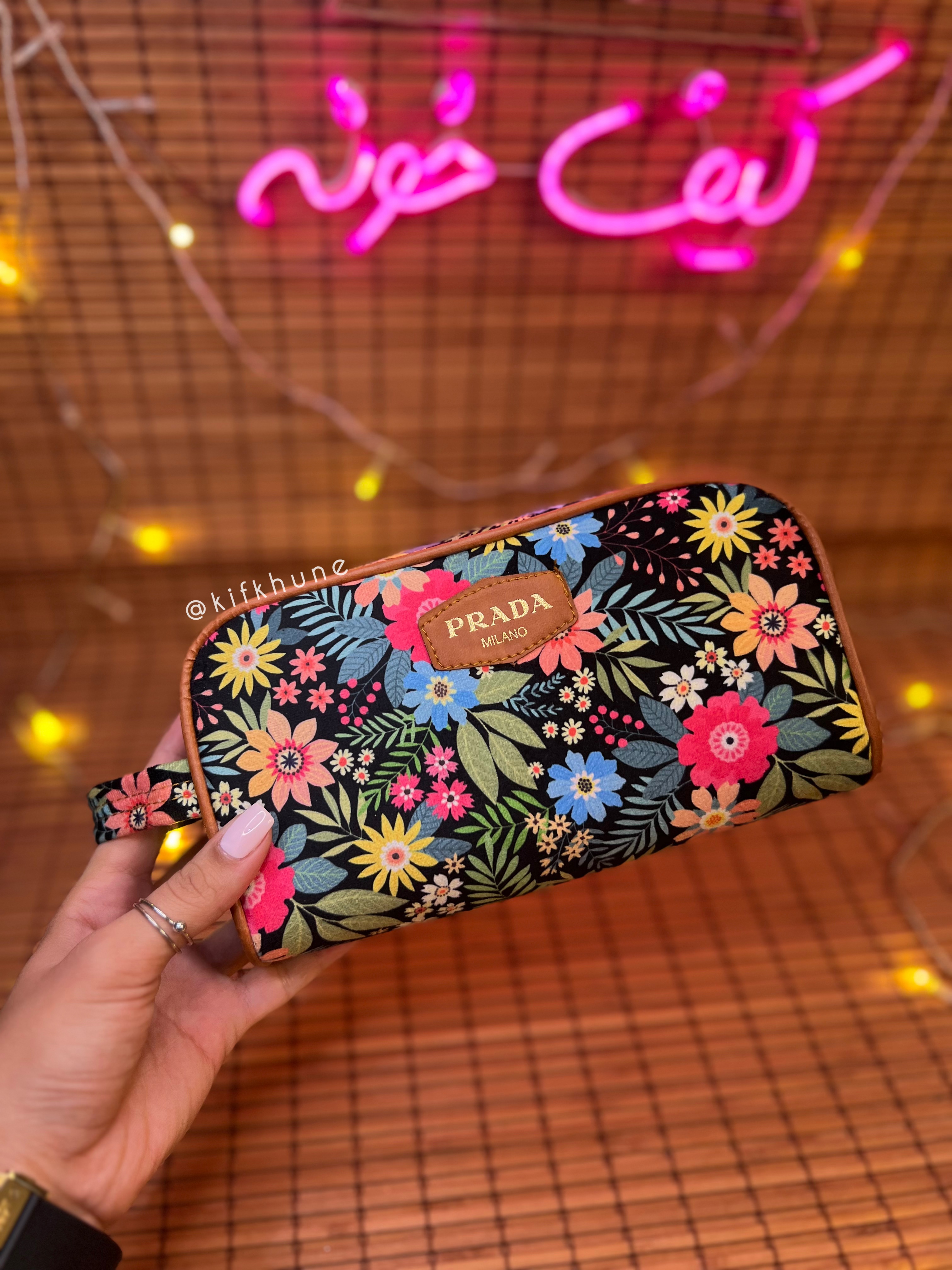 کیف آرایش دوزیپ گل گلی