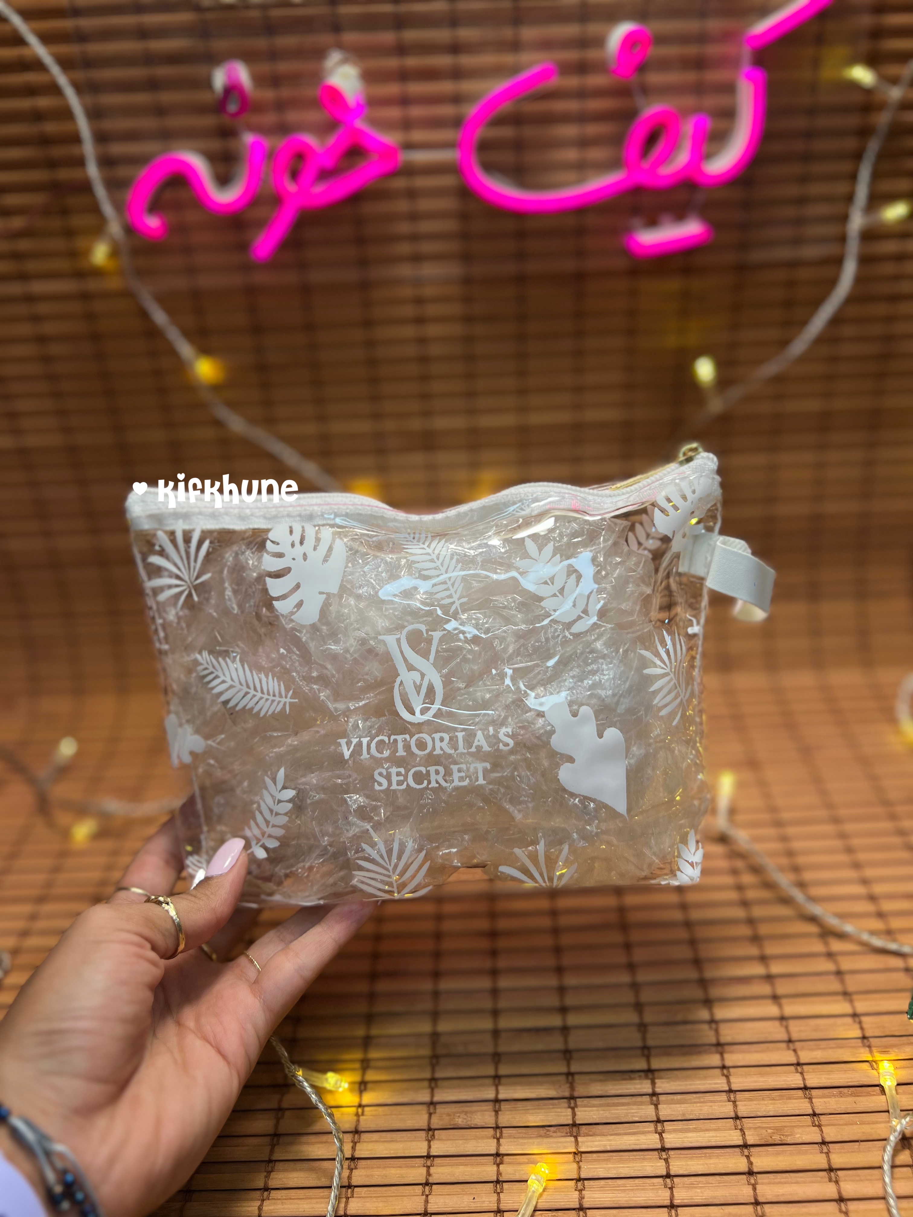 کیف آرایش طرح برگ