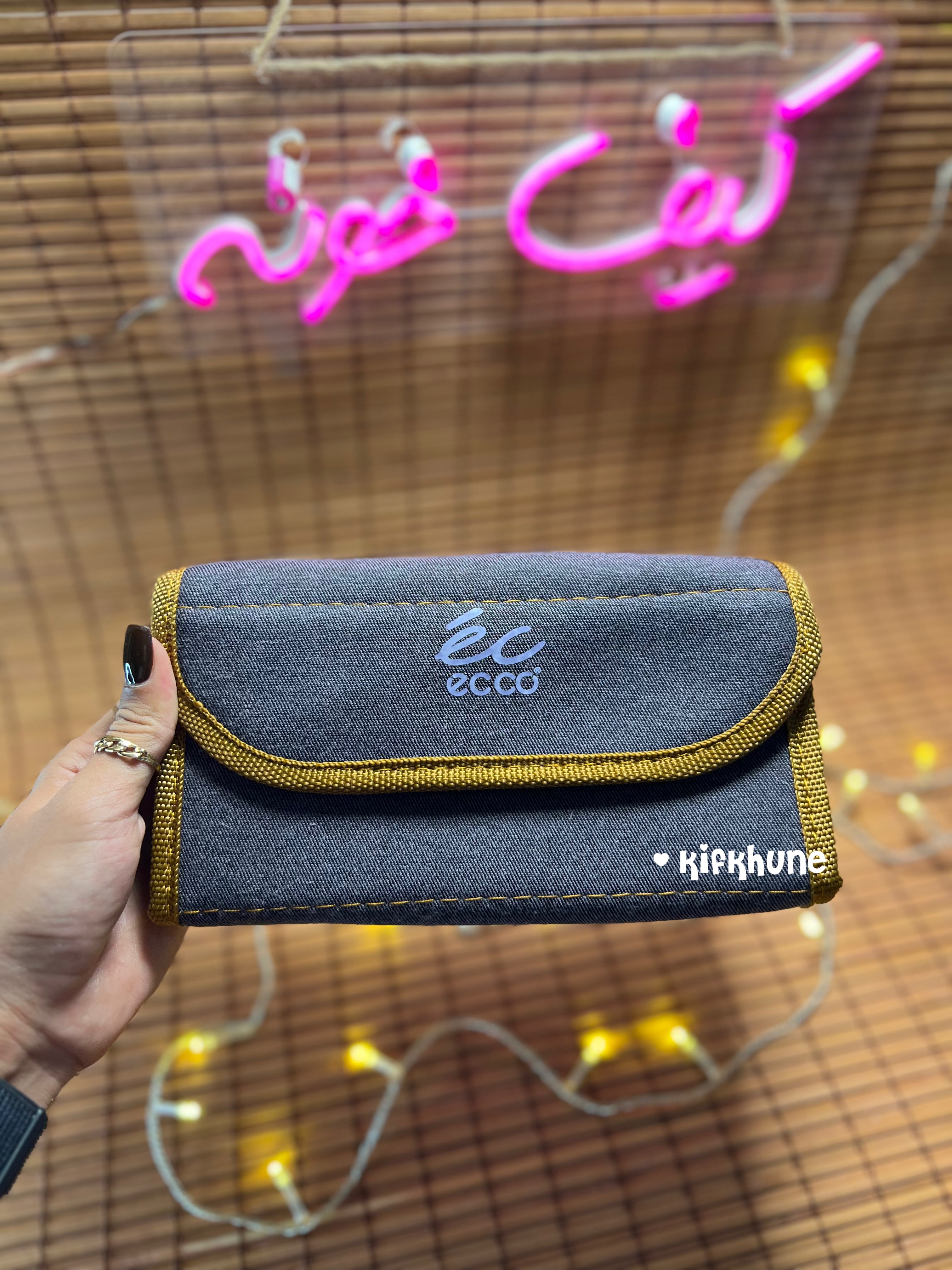 کیف آرایش رولی جین